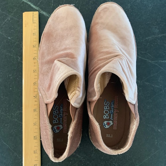 Bob's Velvet and Corduroy ankle boots. Size 8.5 - Picture 9 of 10